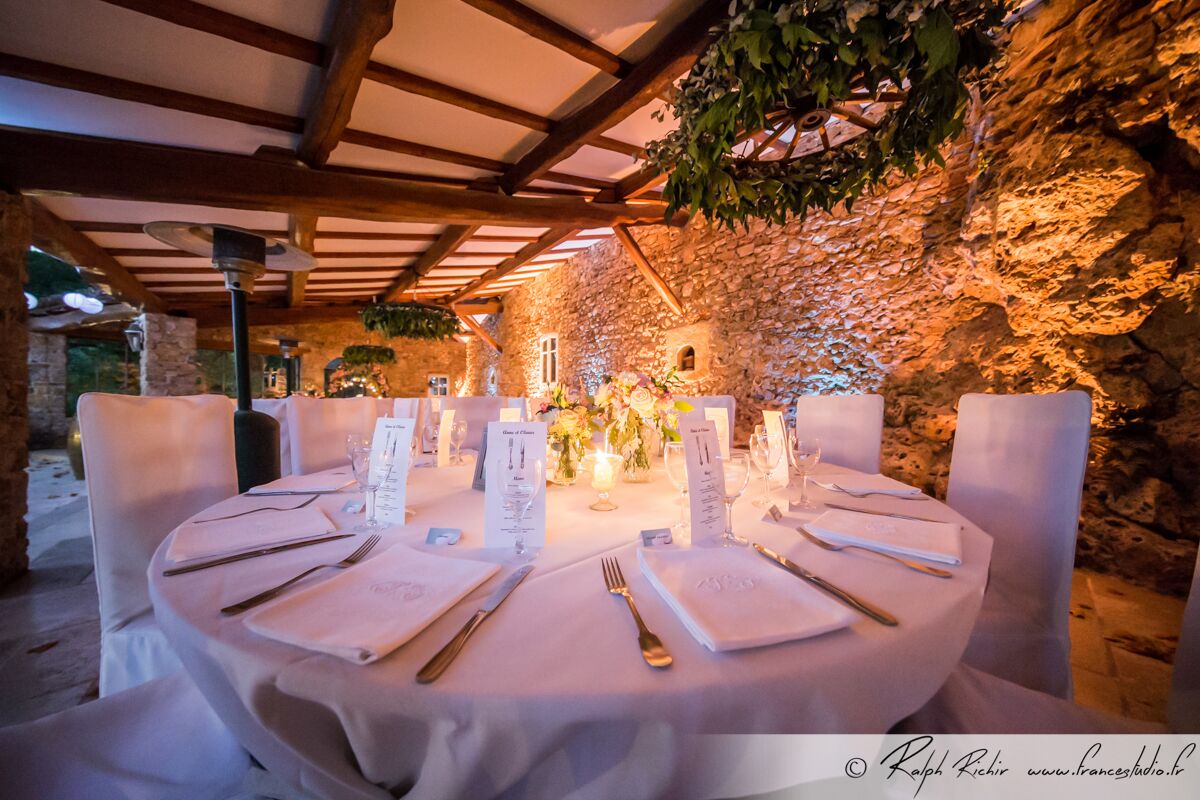 la table du chateau de Cancerilles, restaurant cuisine Provençale mariages évènements