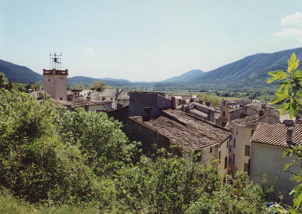 village-provencal-signes-vacances